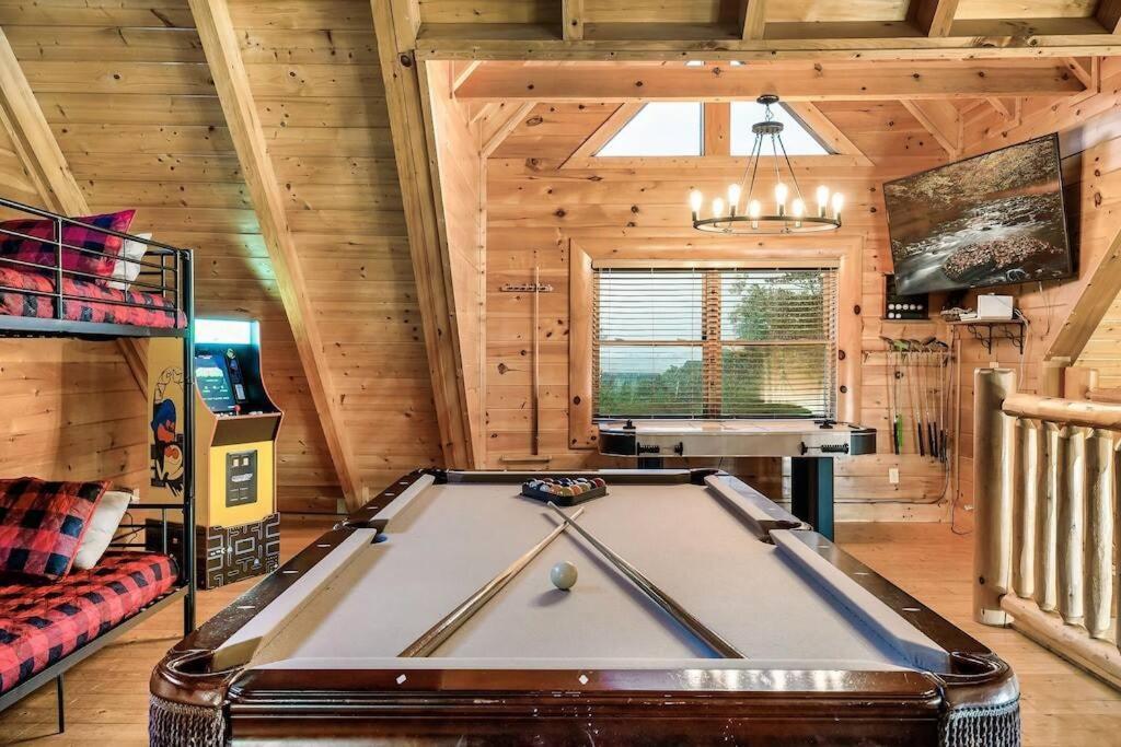 Cabin-N-Smokys! Indoor Resort Pool Views Hot Tub Game Room เซอเวียร์วีล ภายนอก รูปภาพ