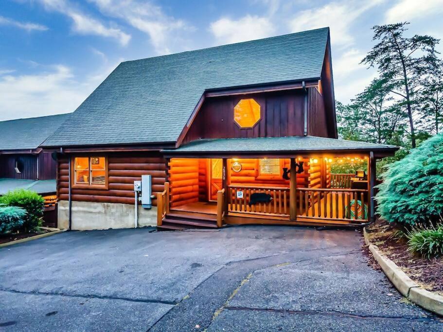 Cabin-N-Smokys! Indoor Resort Pool Views Hot Tub Game Room เซอเวียร์วีล ภายนอก รูปภาพ