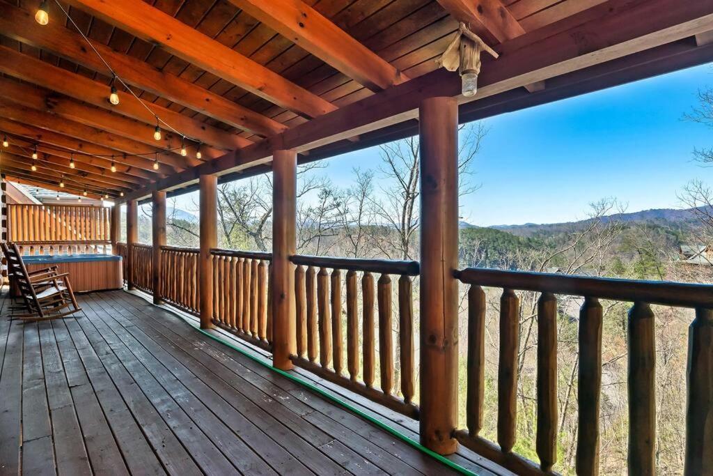 Cabin-N-Smokys! Indoor Resort Pool Views Hot Tub Game Room เซอเวียร์วีล ภายนอก รูปภาพ