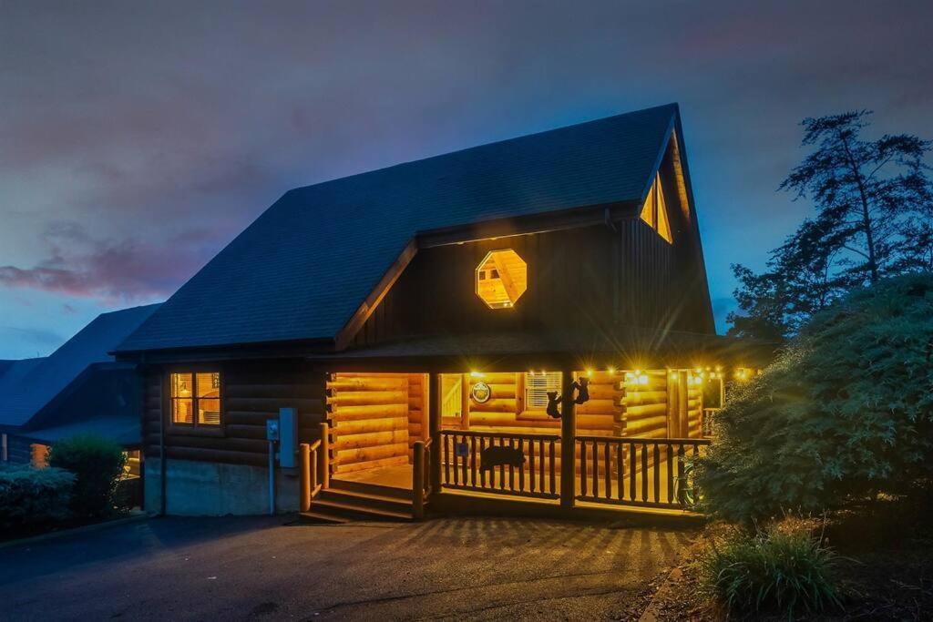Cabin-N-Smokys! Indoor Resort Pool Views Hot Tub Game Room เซอเวียร์วีล ภายนอก รูปภาพ