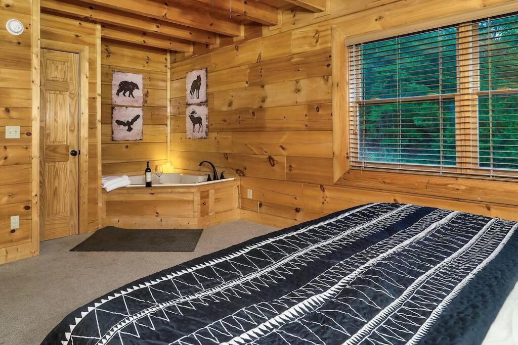 Cabin-N-Smokys! Indoor Resort Pool Views Hot Tub Game Room เซอเวียร์วีล ภายนอก รูปภาพ